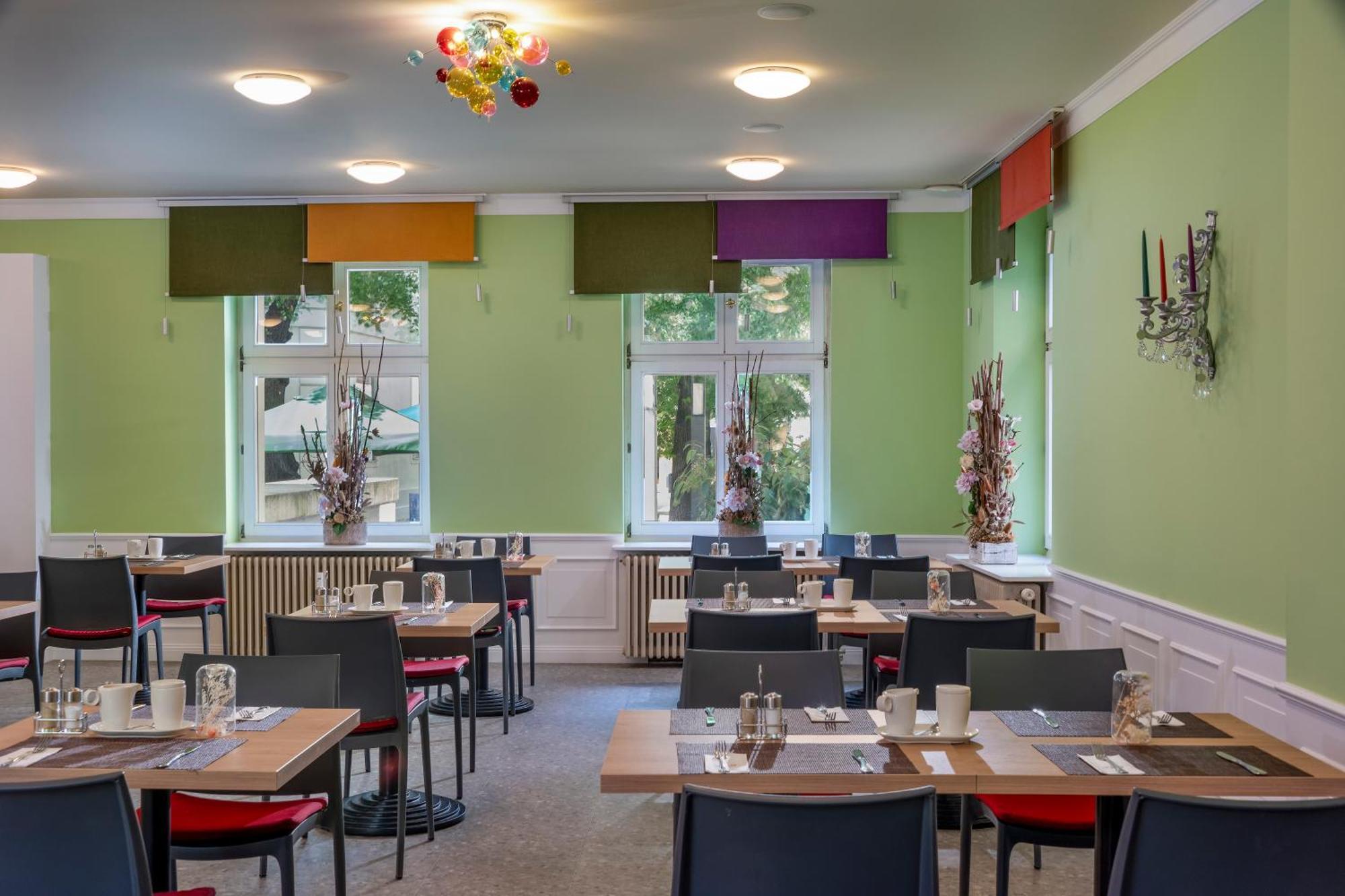 Sorat Hotel 4*