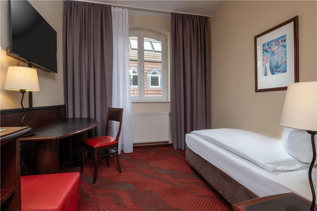 Sorat Hotel